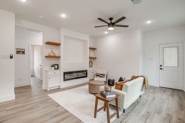 4948 Dunbar Street, Fort Worth, TX 76105