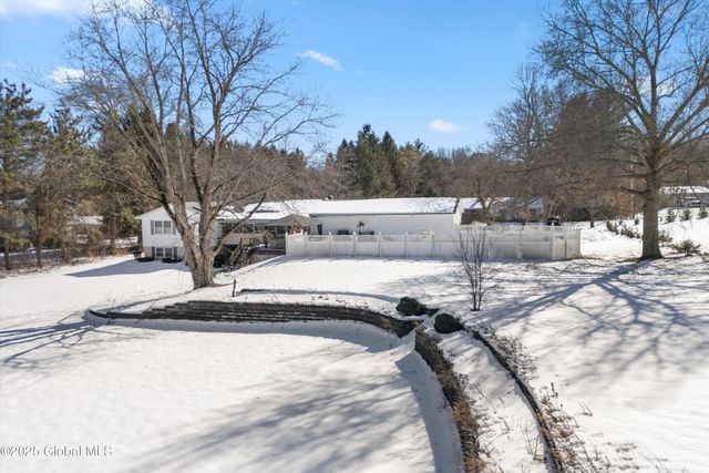 109 Vosburgh Road, Halfmoon, NY 12118