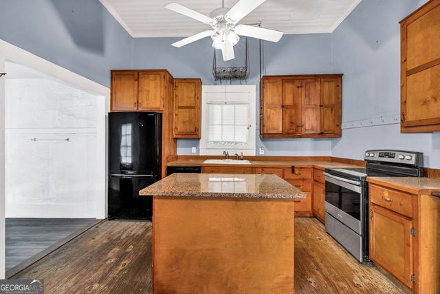 175 S McIntosh Street, Elberton, GA 30635