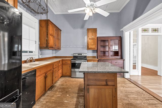 175 S McIntosh Street, Elberton, GA 30635