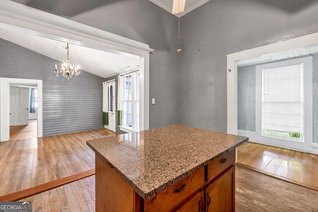 175 S McIntosh Street, Elberton, GA 30635