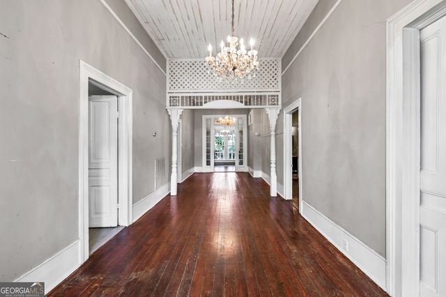 175 S McIntosh Street, Elberton, GA 30635