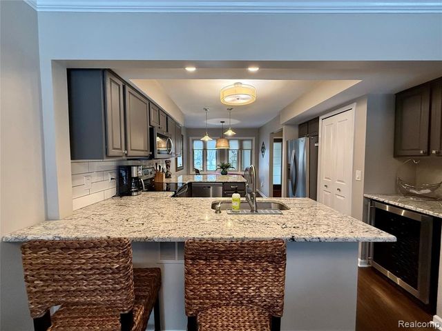 12432 Pinecrest Drive 28, Plymouth, MI 48170