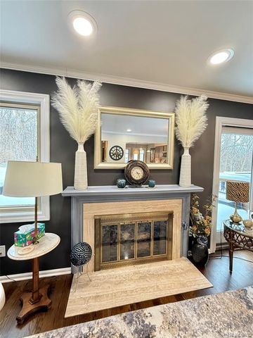 12432 Pinecrest Drive 28, Plymouth, MI 48170