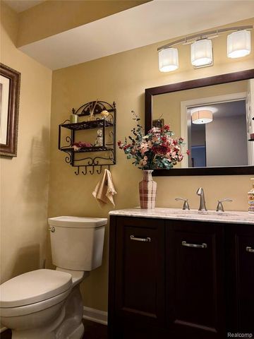 12432 Pinecrest Drive 28, Plymouth, MI 48170