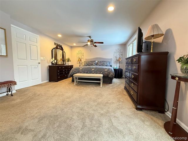 12432 Pinecrest Drive 28, Plymouth, MI 48170