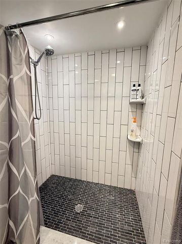 12432 Pinecrest Drive 28, Plymouth, MI 48170