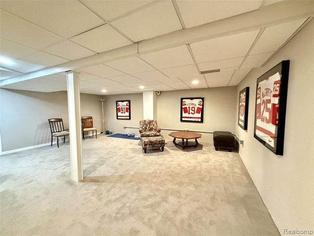 12432 Pinecrest Drive 28, Plymouth, MI 48170