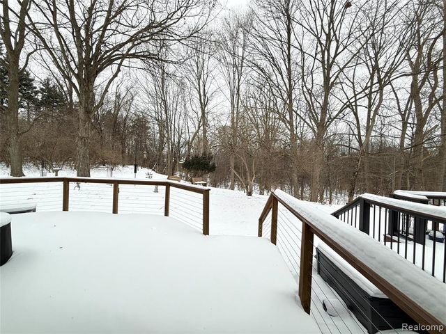 12432 Pinecrest Drive 28, Plymouth, MI 48170