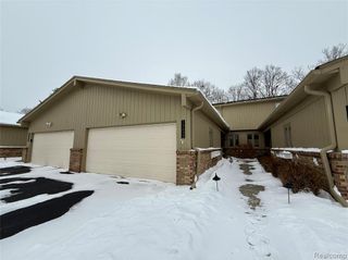 12432 Pinecrest Drive 28, Plymouth, MI 48170
