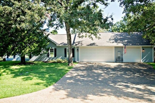 3699 Sabine Street, Athens, TX 75752