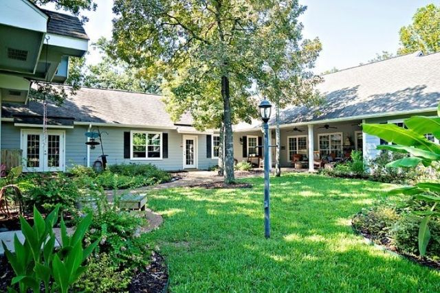 3699 Sabine Street, Athens, TX 75752