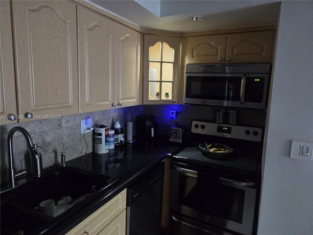 4265 S Tamiami Canal Drive 1208, Miami, FL 33126