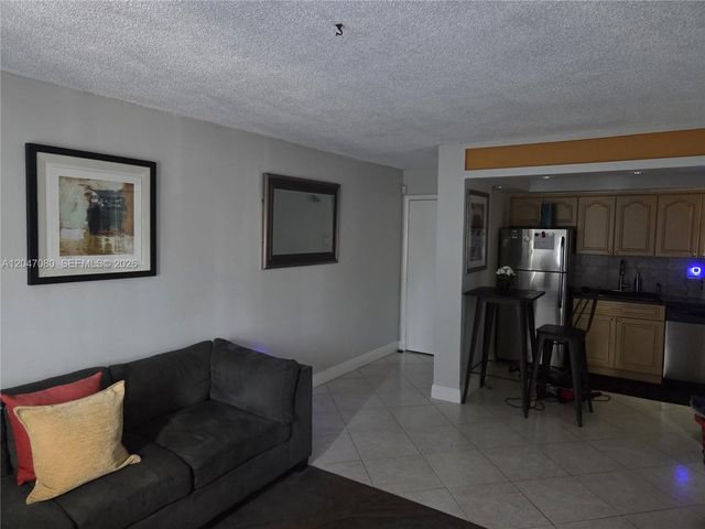 4265 S Tamiami Canal Drive 1208, Miami, FL 33126