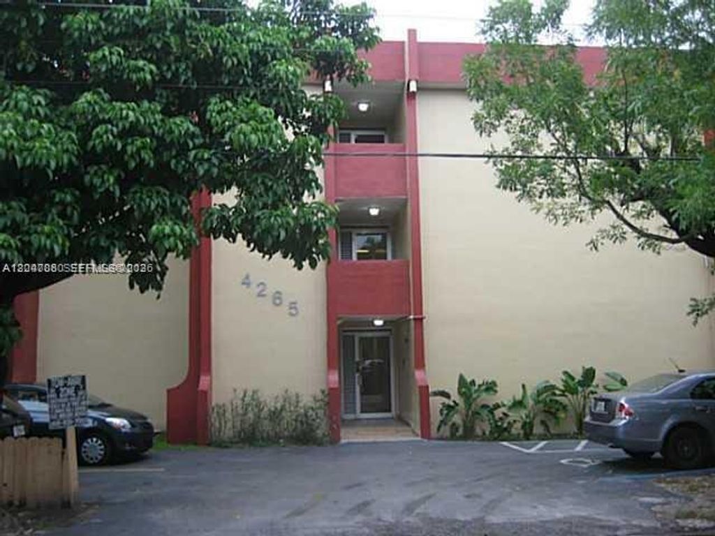 4265 S Tamiami Canal Drive 1208, Miami, FL 33126