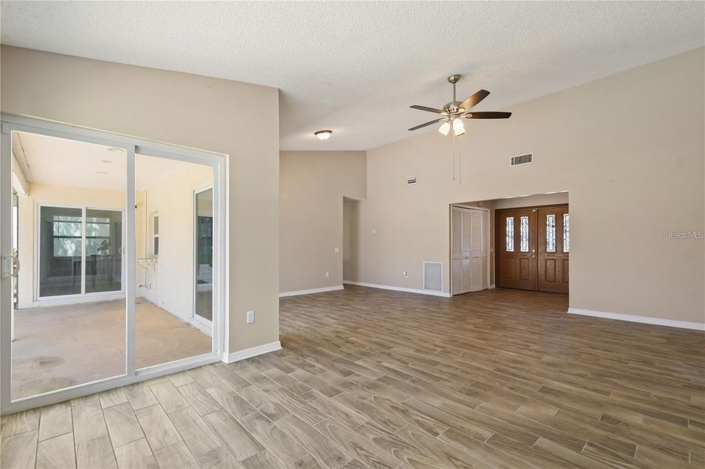 Image 11 of property listing at 7037 EDGEWORTH DRIVE, Orlando, FL 32819
