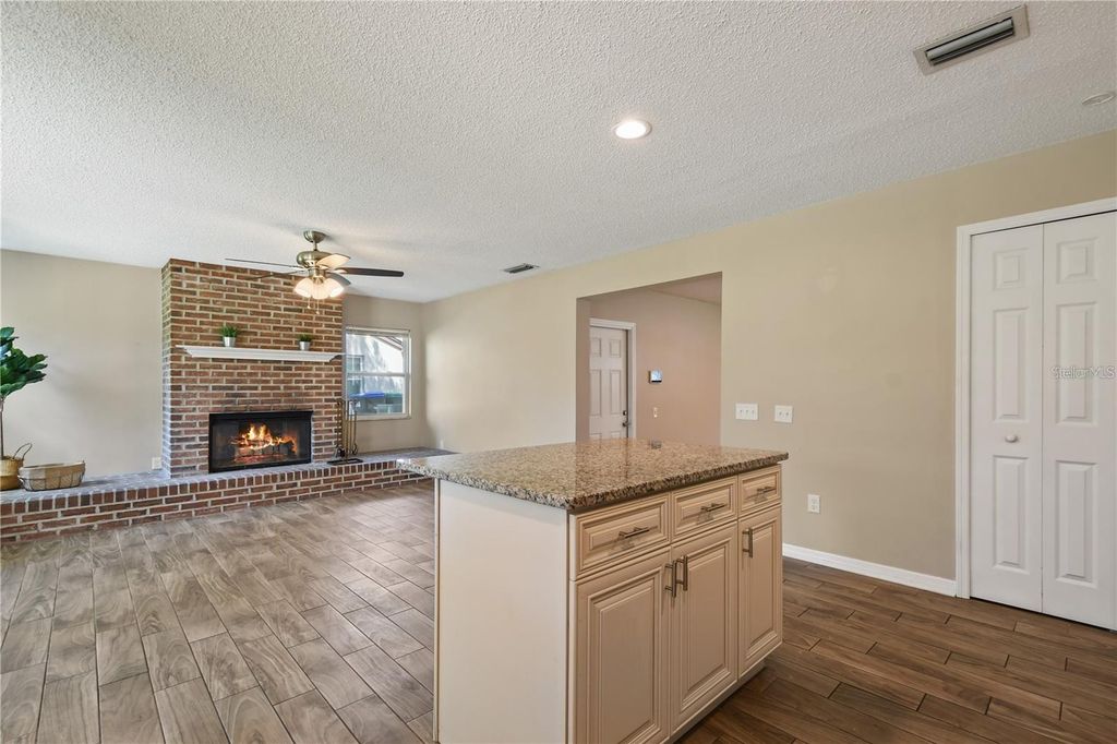 Image 18 of property listing at 7037 EDGEWORTH DRIVE, Orlando, FL 32819