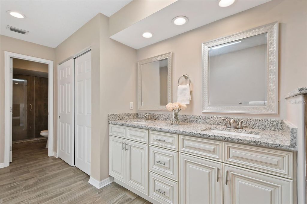 Image 35 of property listing at 7037 EDGEWORTH DRIVE, Orlando, FL 32819