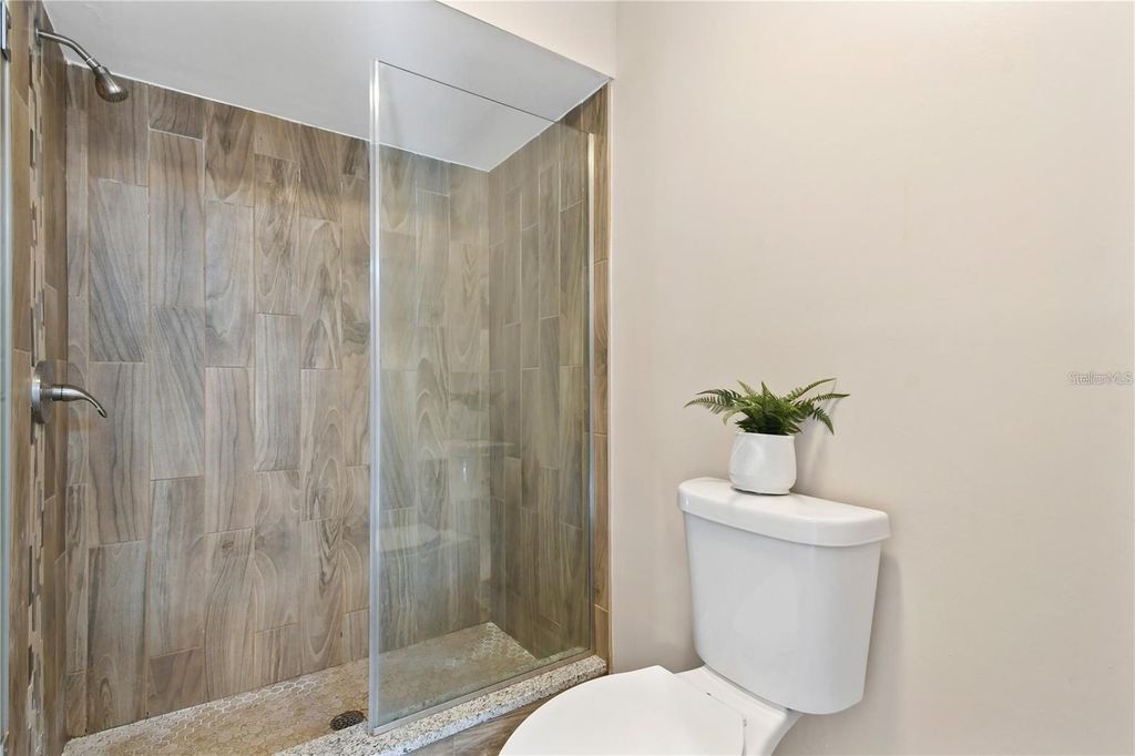 Image 36 of property listing at 7037 EDGEWORTH DRIVE, Orlando, FL 32819