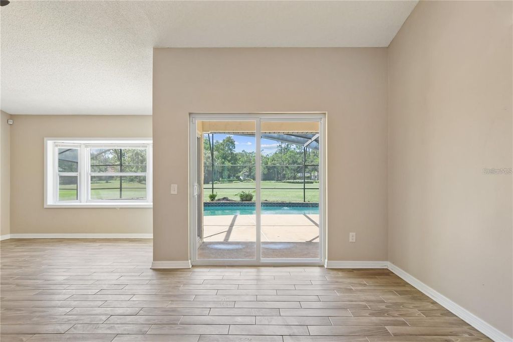 Image 8 of property listing at 7037 EDGEWORTH DRIVE, Orlando, FL 32819