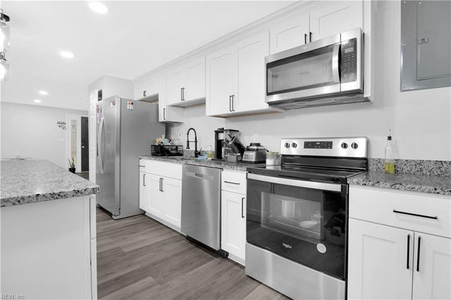 1914 Zinzer RD, Hampton, VA 23663