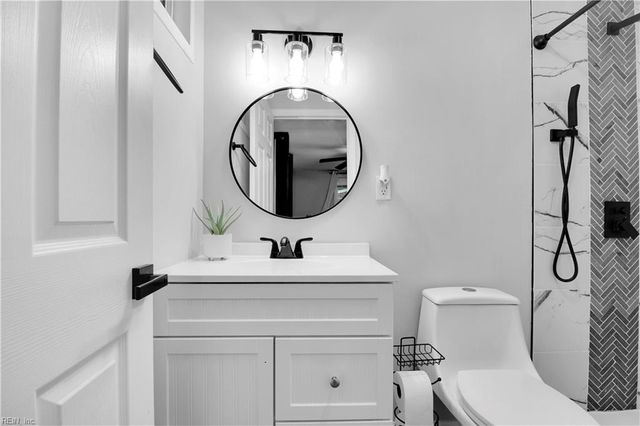 1914 Zinzer RD, Hampton, VA 23663