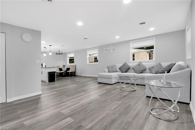 1914 Zinzer RD, Hampton, VA 23663