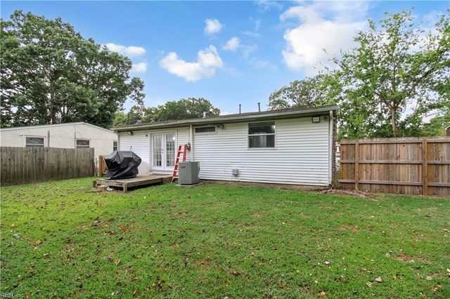 1914 Zinzer RD, Hampton, VA 23663