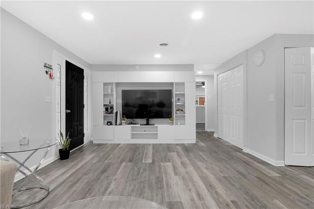 1914 Zinzer RD, Hampton, VA 23663