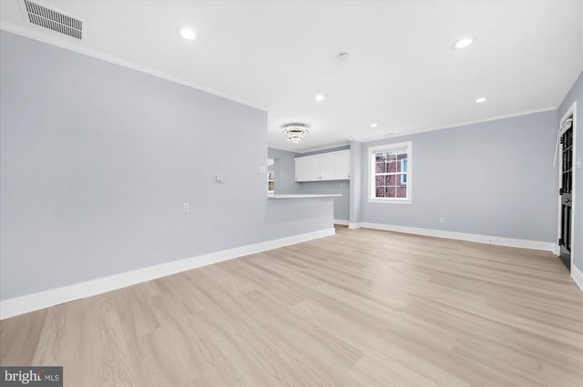 733 W COUNTY LINE RD, Hatboro, PA 19040