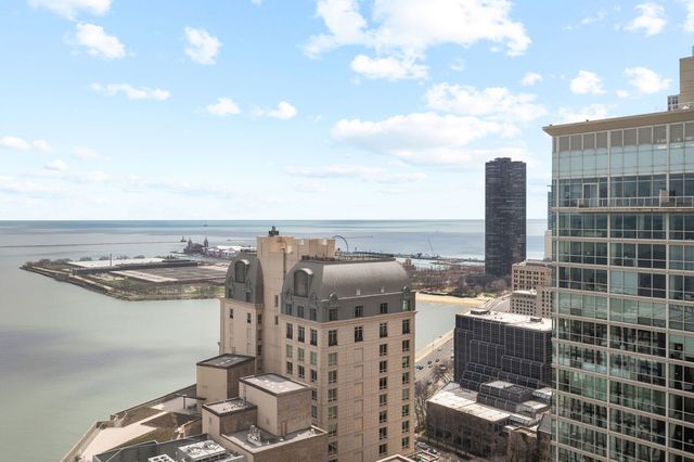 260 E Chestnut Street 4003, Chicago, IL 60611