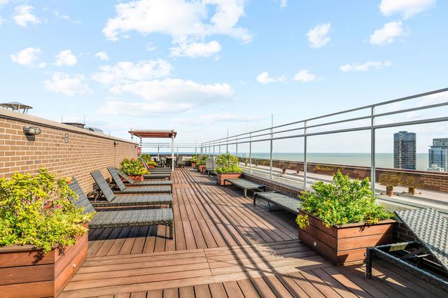 260 E Chestnut Street 4003, Chicago, IL 60611