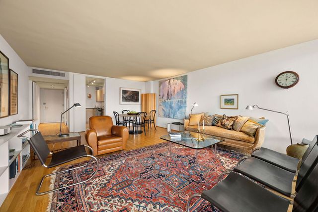 260 E Chestnut Street 4003, Chicago, IL 60611