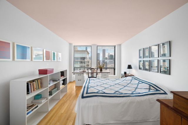 260 E Chestnut Street 4003, Chicago, IL 60611