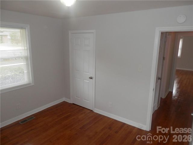 2827 Burbank Drive, Charlotte, NC 28216