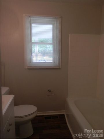 2827 Burbank Drive, Charlotte, NC 28216
