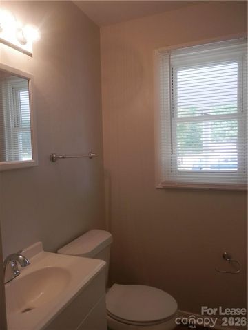 2827 Burbank Drive, Charlotte, NC 28216