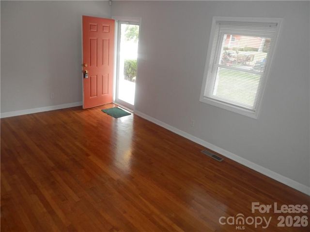 2827 Burbank Drive, Charlotte, NC 28216