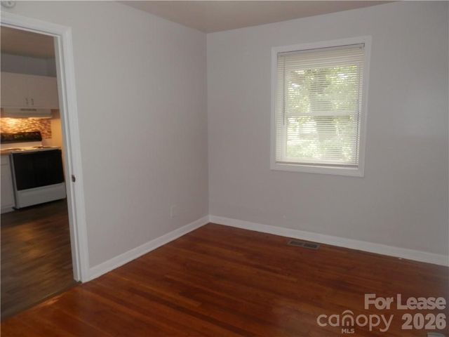 2827 Burbank Drive, Charlotte, NC 28216