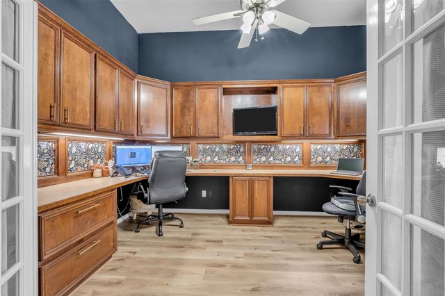 107 Dawns Edge Drive, Conroe, TX 77356