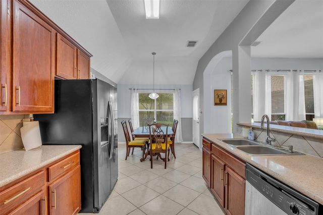 107 Dawns Edge Drive, Conroe, TX 77356