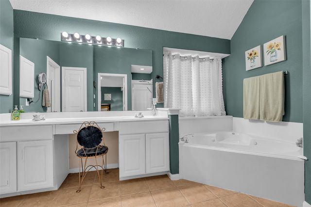 107 Dawns Edge Drive, Conroe, TX 77356
