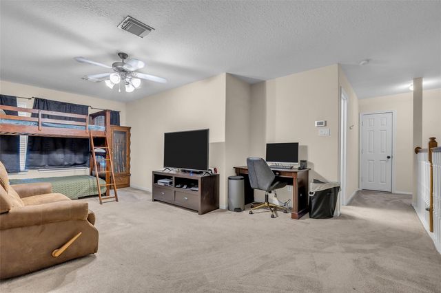107 Dawns Edge Drive, Conroe, TX 77356