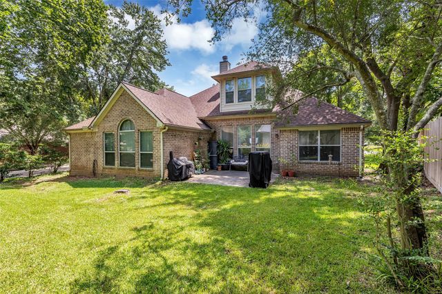 107 Dawns Edge Drive, Conroe, TX 77356