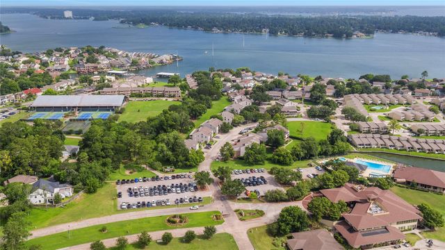 107 Dawns Edge Drive, Conroe, TX 77356