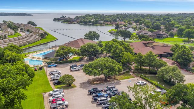 107 Dawns Edge Drive, Conroe, TX 77356