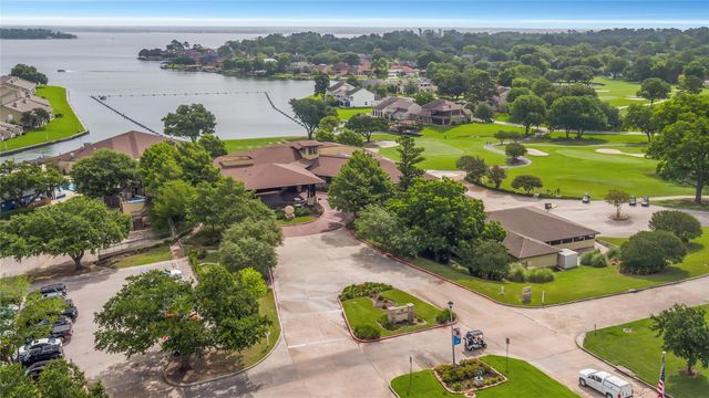 107 Dawns Edge Drive, Conroe, TX 77356