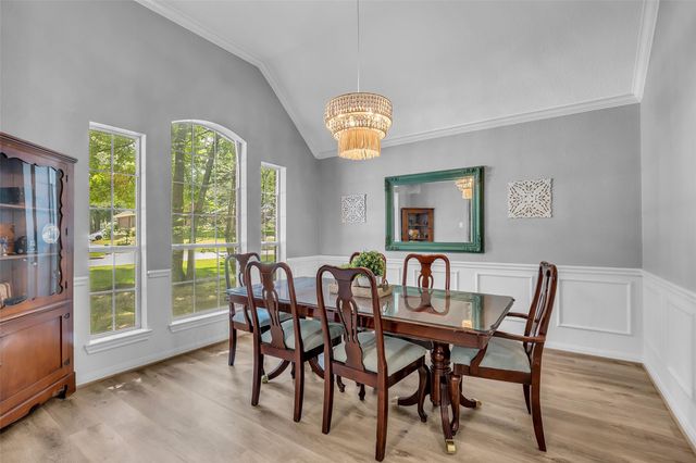 107 Dawns Edge Drive, Conroe, TX 77356