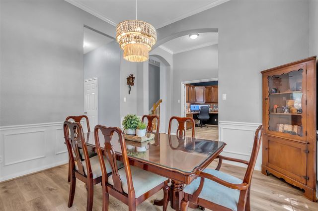 107 Dawns Edge Drive, Conroe, TX 77356