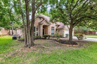 107 Dawns Edge Drive, Conroe, TX 77356